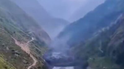 Nepal’in orta kesimindeki Gorkha bölgesinde Budhi Gandaki Nehri’nin taşması sonucu