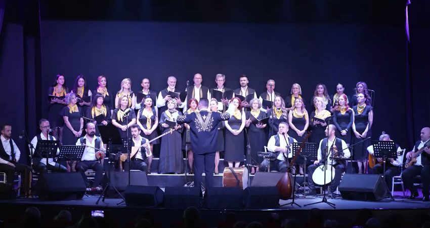 Neşet Ertaş, Manisa’da türküleriyle anıldı Manisa Büyükşehir Belediyesi tarafından düzenlenen "Neşet Ertaş Anma Günü" programında,