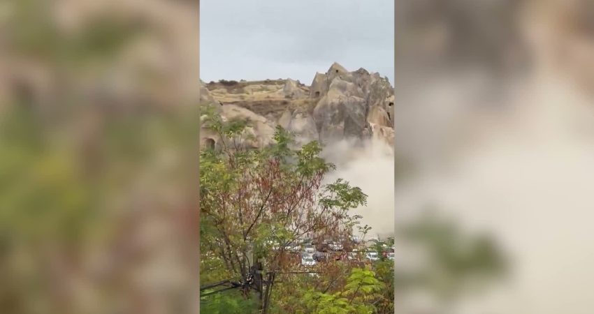 Nevşehir Göreme’de peribacası çöktü: 2 kişi hayatını kaybetti, 1 kişi yaralandı Nevşehir’in Göreme beldesinde, Açık Hava Müzesi girişinde, yağış nedeniyle meydana