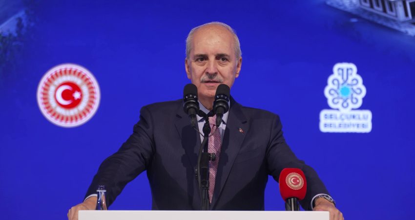 Numan Kurtulmuş: Toplumsal birliğimizi artırmak mecburiyetindeyiz TBMM Başkanı Numan Kurtulmuş, "Türkiye olarak 'güçlü Türkiye' hedefine yürümek