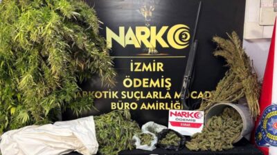 İzmir’in Ödemiş ilçesinde polisin düzenlediği uyuşturucu operasyonunda, 7 kilo 671