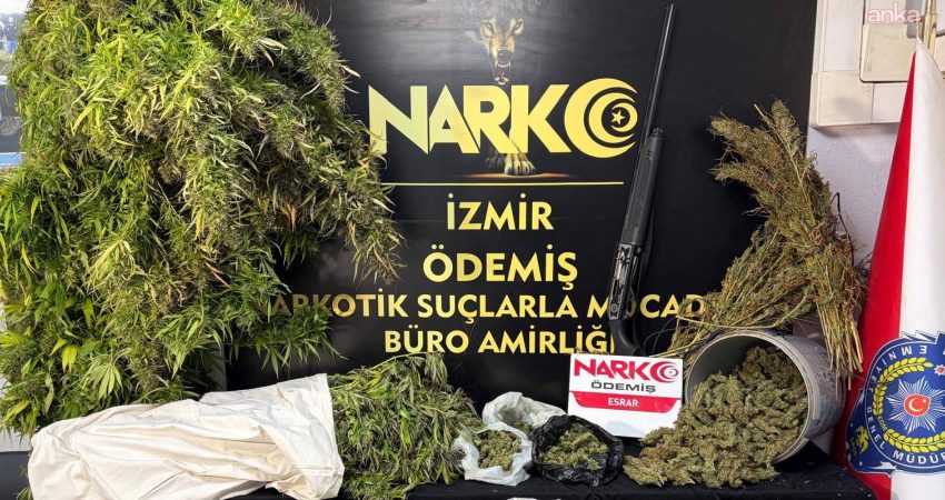 Ödemiş’te uyuşturucu operasyonunda 7,6 kilo esrar ele geçirildi İzmir’in Ödemiş ilçesinde polisin düzenlediği uyuşturucu operasyonunda, 7 kilo 671