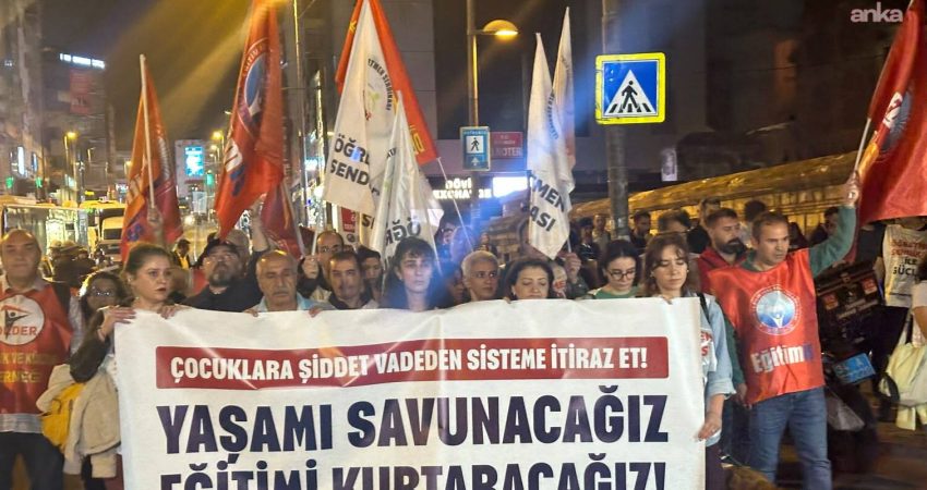 Okullardaki saldırılar Kadıköy’de protesto edildi… “Sorumluluk ailelerin, okulların ve öğretmenlerin üzerine atılarak sorun çözülemez” Okullarda yaşanan saldırılar ve iktidarın tutumu akşam saatlerinde Kadıköy'de protesto