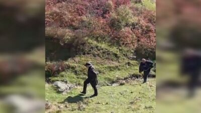Ordu’da çevreciler, maden sondajını durdurmak için iş makinelerinin önünü kesti Ordu’nun Perşembe ve Turnalık yaylalarında, mahkemenin yürütmeyi durdurma kararlarına rağmen