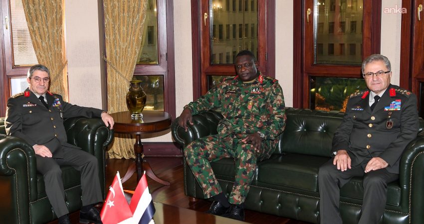Genelkurmay Başkanı Orgeneral Selçuk Bayraktaroğlu, Sudan Kara Kuvvetleri Komutanı Korgeneral
