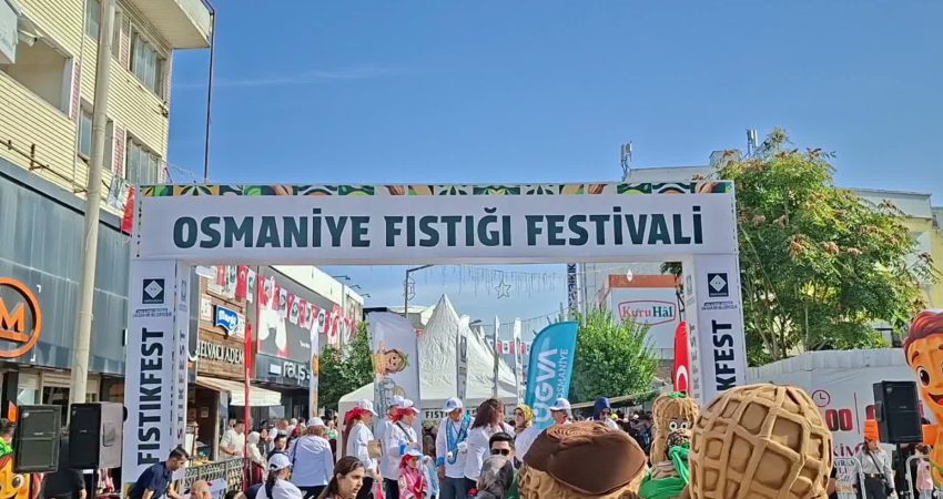 "Lezzetin Kökü Bu Topraklarda" temasıyla üçüncüsü düzenlenen Osmaniye Fıstığı Festivali