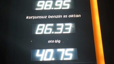 Osmaniye'nin Kadirli ilçesinde otogaza gelen zam, vatandaşların tepkisine neden oldu.