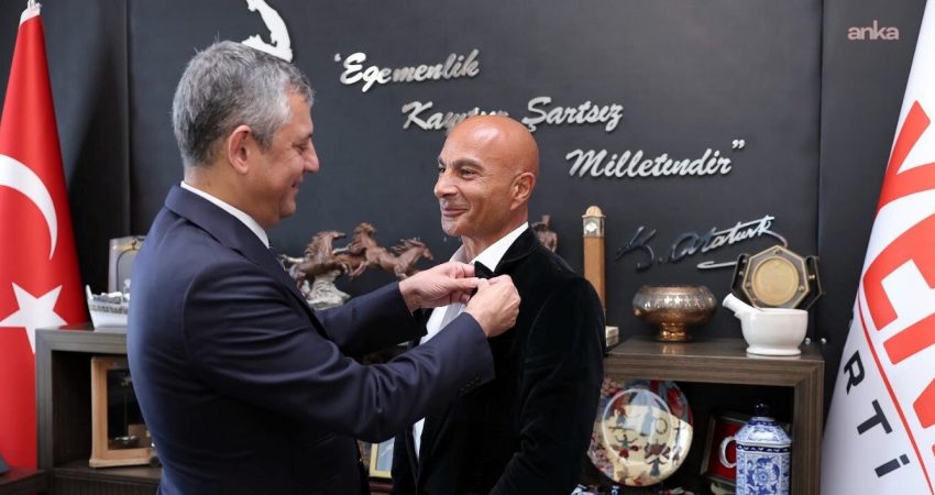YENİ Parti Genel Başkanı Özgür Özel, Almanya'nın Frankfurt kentinden "Çocuklar