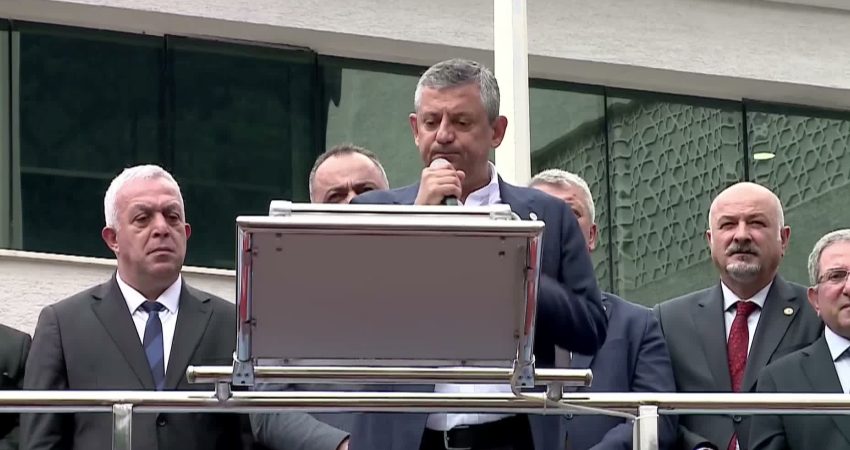 YENİ Parti Genel Başkanı Özgür Özel, fon krizine ilişkin, "Bu