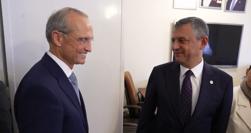 YENİ Parti Genel Başkanı Özgür Özel, TBMM'de Avusturya Halk Partisi
