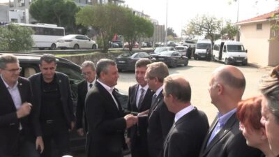 YENİ Parti Genel Başkanı Özgür Özel, Ayvalık'ta iş insanlarıyla buluştu.