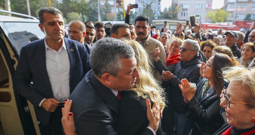 Özgür Özel, Bakırköy Belediye Başkanı Ayşegül Ovalıoğlu’nu ziyaret etti YENİ Parti Genel Başkanı Özgür Özel, Bakırköy Belediye Başkanı Ayşegül