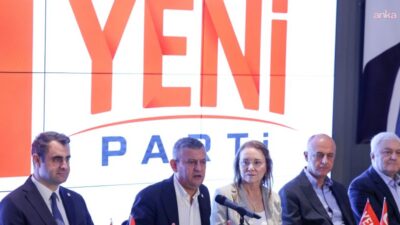 YENİ Parti Genel Başkanı Özgür Özel, İzmir'de partisinin il ve