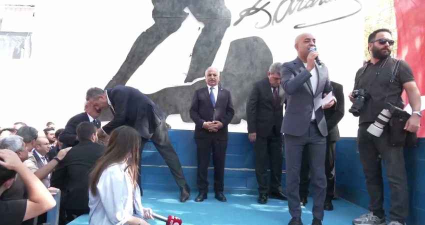 YENİ Parti Genel Başkanı Özgür Özel, Mersin Silifke'deki halk buluşmasında