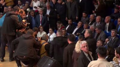 YENİ Parti Genel Başkanı Özgür Özel, fon krizine ilişkin olarak,
