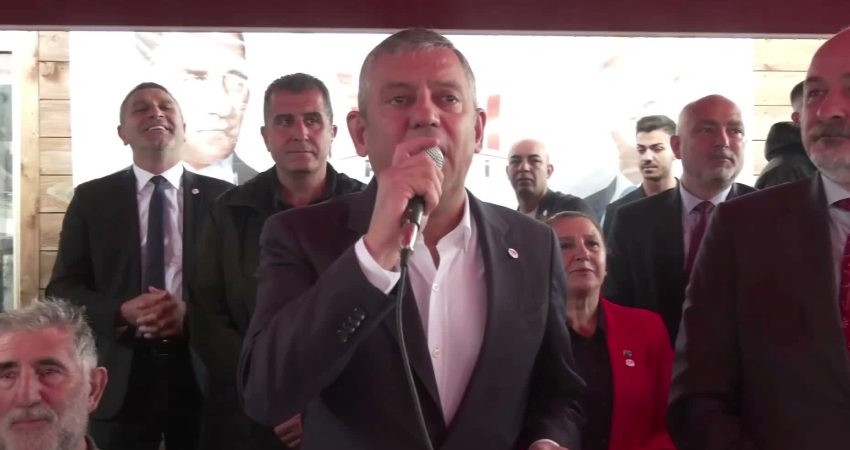 Özgür Özel: “Milletin vermediği Ataşehir’i, milletin vermediği İstanbul’u alacaklar, Tayyip Erdoğan kazanmış olacak” YENİ Parti Genel Başkanı Özgür Özel, Artvin Kemalpaşa’da yaptığı konuşmada,