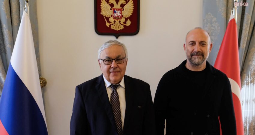 Rusya'nın Ankara Büyükelçisi Sergey Vershinin, İstanbul'da oyuncu Halit Ergenç ile