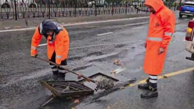 Sabaha karşı başlayan kuvvetli sağanak ve fırtına İstanbul genelinde etkili