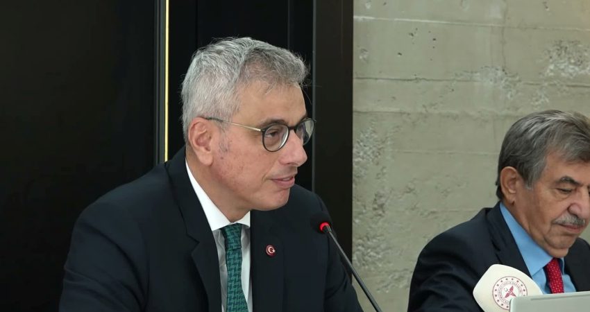 Sağlık Bakanı Memişoğlu: “13 ile 17 yaş arasındaki nüfusun yüzde 30’u sigara kullanıyor” Sağlık Bakanı Kemal Memişoğlu, Türkiye’de 13 ile 17 yaş arasındaki