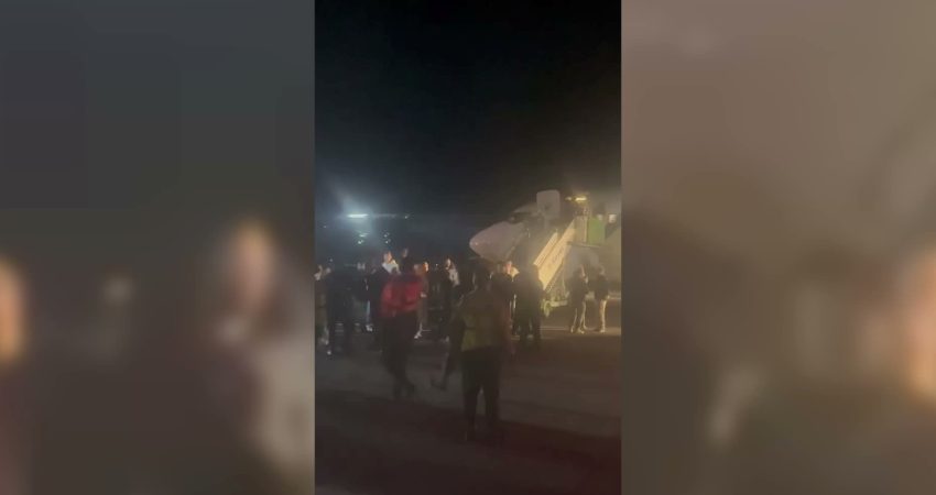 Şanlıurfa Valisi Hasan Şıldak, Ankara-Şanlıurfa seferini yapan yolcu uçağında gerçekleştirilen