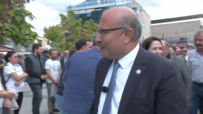 Sarıgöl’de üzüm fiyatlarının maliyetlerin altında kaldığını belirterek, traktör konvoyuyla eylem