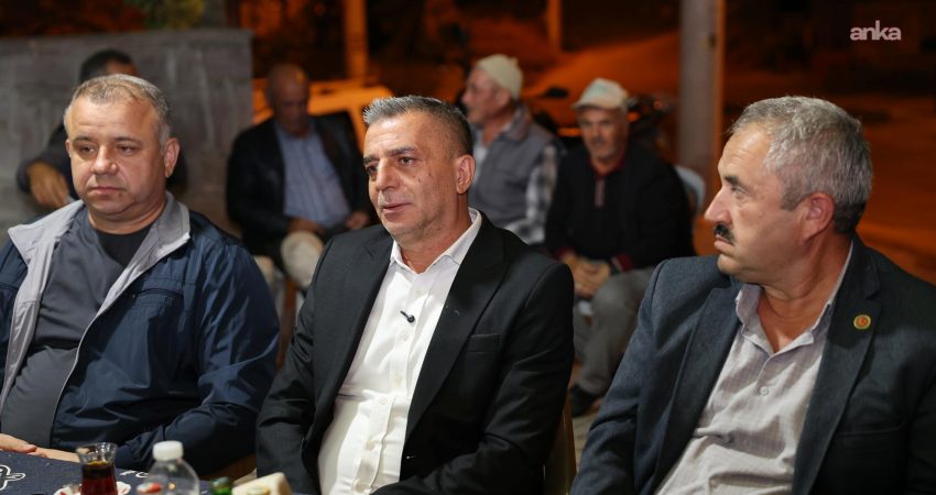 Şehzadeler Belediye Başkanı Hakan Şimşek, mahalle ziyaretleri kapsamında Çınarlıkuyu sakinleriyle