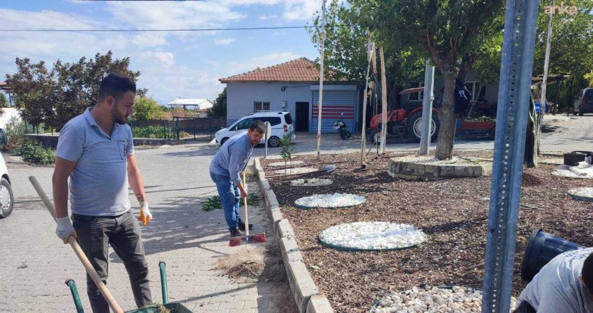Şehzadeler Belediyesi, kırsal mahallelere yönelik hizmetleri kapsamında Karayenice Mahallesi’nde meydan