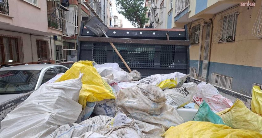 Şehzadeler Belediyesi, tadilat sonrası ortaya çıkan moloz atıklarının sokaklara, boş