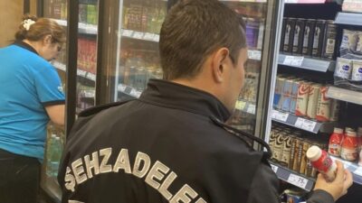 Şehzadeler Belediyesi ekipleri, ilçe halkının güvenli gıdaya ulaşımı ve fahiş