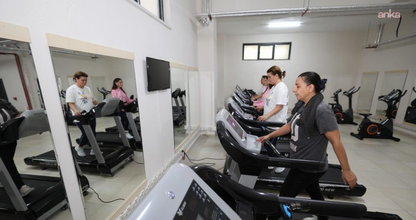 Şehzadeler’de kadınlar haftanın beş günü sporla buluşuyor Şehzadeler Belediyesi Kadın Spor Merkezi’nde kadınlar, haftanın beş günü kardiyo,
