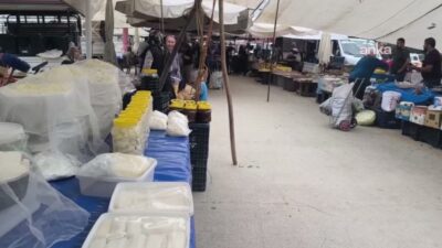 Osmaniye'nin Kadirli ilçesinde semt pazarında bir vatandaş, "Canımın istediği şeyleri