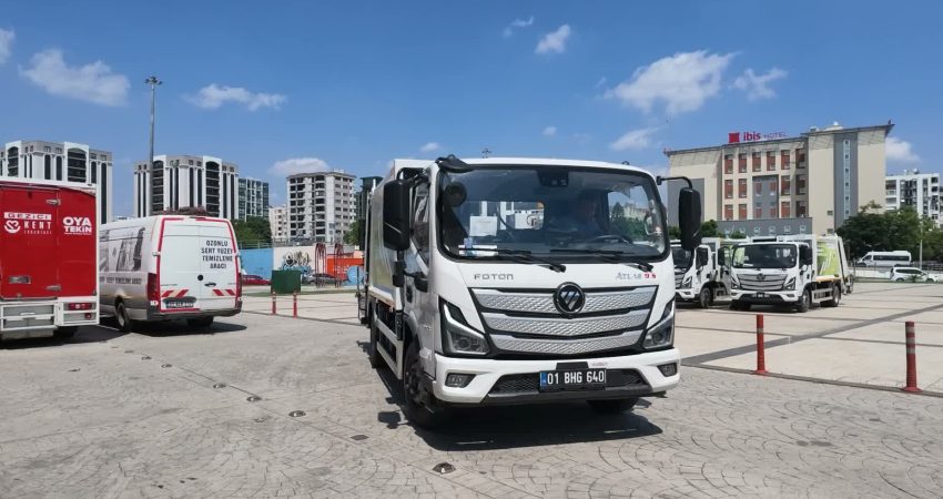 Seyhan Belediyesi, Temizlik İşleri Müdürlüğü filosunu 41 yeni araçla güçlendirdi.