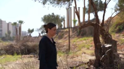 Smyrna Antik Kenti’nde 2 bin 700 yıllık şehir planı ve 5 bin yıllık gümüş hazine gün yüzüne çıktı Smyrna Antik Kenti’nde yürütülen kazılar, 2 bin 700 yıl önceki