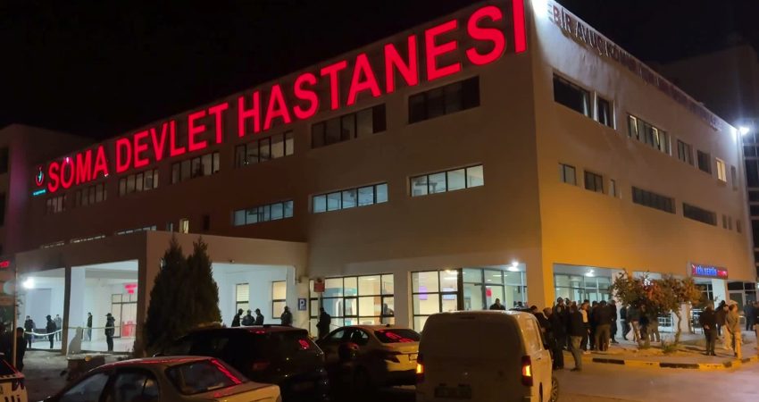 Soma’da maden ocağında göçük… Hastane önünde bekleyiş sürüyor Manisa’nın Soma ilçesinde özel bir maden işletmesinde meydana gelen göçüğün