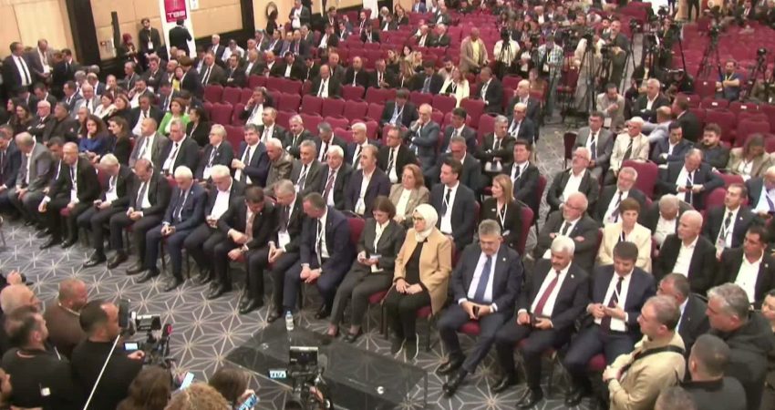 TBB Başkan Vekilliğine, dördüncü turda 369 oy alan Tahir Büyükakın
