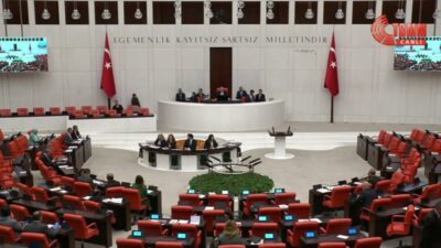 TBMM Genel Kurulu’nda kamuoyunda "fon krizi" olarak adlandırılan gelişmeler tartışılırken,