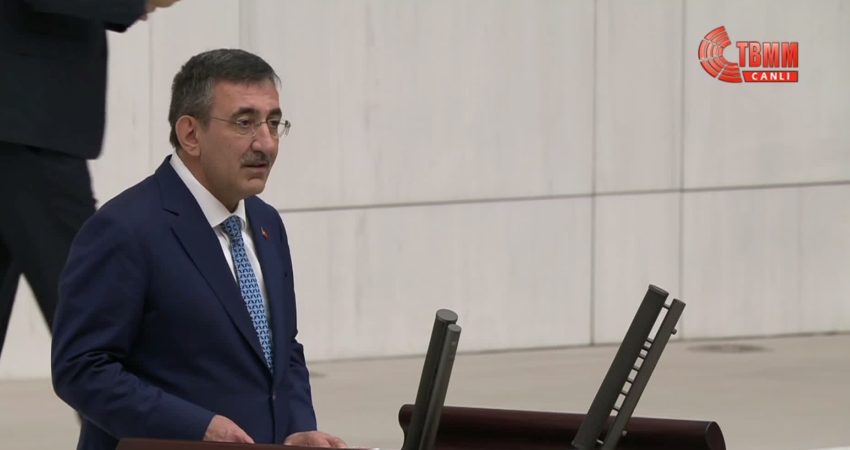 TBMM Genel Kurulu’nda “fon” gündemi… Cevdet Yılmaz: “Şu anda sahada 10 müfettiş ile Devlet Denetleme Kurulu çalışmaları sürdürüyor” Cumhurbaşkanı Yardımcısı Cevdet Yılmaz, sermaye piyasalarındaki gelişmelere ilişkin yürütülen DDK