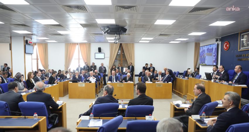 YENİ Parti İzmir Milletvekili Ümit Özlale, Denizli'nin önde gelen sanayicilerinden biri