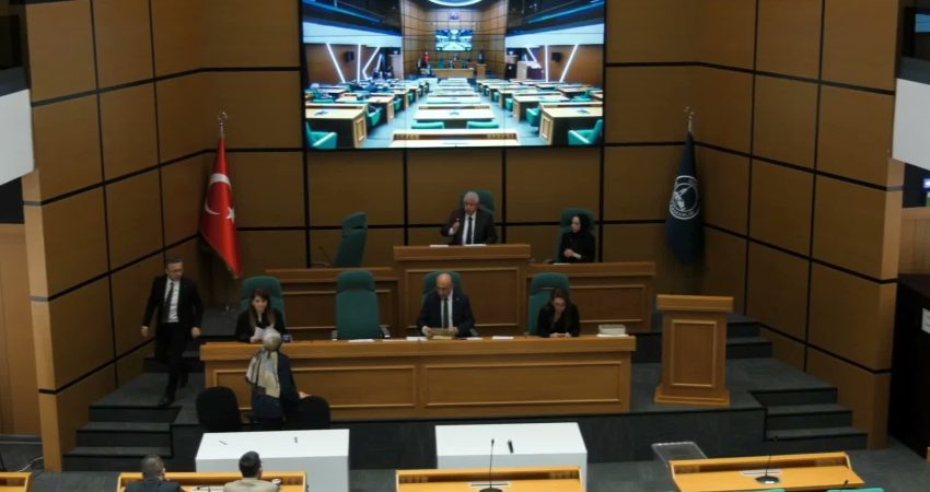 Tek adaylı Üsküdar Belediye Başkanvekili seçimini AK Partili Sarıoğlu kazandı Hayatını kaybeden Üsküdar Belediye Başkan Vekili Dündar Ziya Gültekin’in yerine