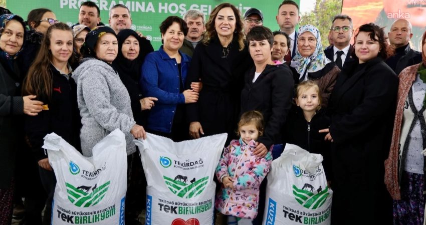 Tekirdağ Büyükşehir Belediyesi’nden bin 965 yetiştiriciye 2,9 milyon kilogram yem desteği Tekirdağ Büyükşehir Belediyesi, yüzde 50 hibeli "Kuzu-Oğlak Yemi Desteği Projesi"