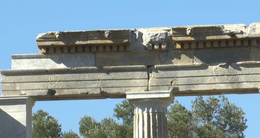 İzmir Büyükşehir Belediyesi'nin Seferihisar ilçesindeki Teos Antik Kenti’nde destek verdiği