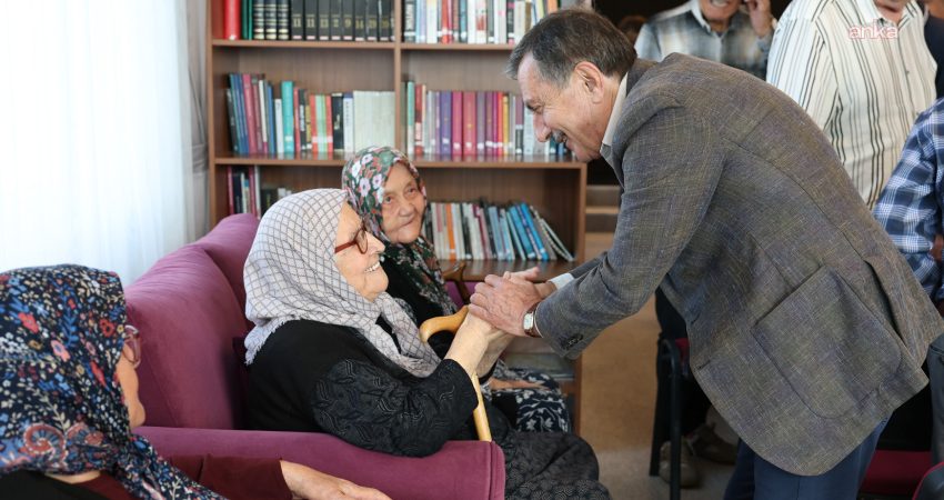 Tepebaşı Belediye Başkanı Ahmet Ataç, Dünya Yaşlılar Günü’nde Metin Özöğüt