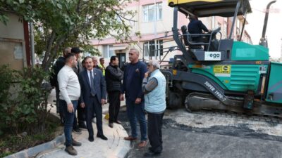 Tepebaşı Belediye Başkanı Ahmet Ataç, Yeni Mahalle’de devam eden asfalt