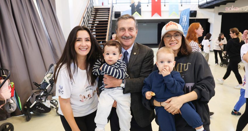 Tepebaşı Belediyesi, 75 anne ve bebeği Vecihi Hürkuş Parkı’nda ağırladı Eskişehir Dede Korkut Parkı’nda düzenledikleri etkinlik sırasında park yetkililerinin müdahalesiyle