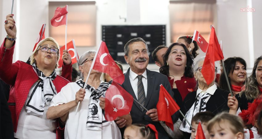Tepebaşı Belediyesi’nin “Yediden Yetmişe Cumhuriyet Bayramı Kutlaması” üç nesli Cumhuriyet