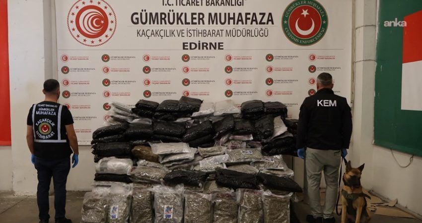 Ticaret Bakanlığı Gümrükler Muhafaza ekiplerince, Artvin Sarp Gümrük Kapısı, İpsala