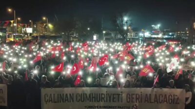 TKP’den Ankara, İstanbul ve İzmir’de ‘Cumhuriyet’ yürüyüşü Türkiye Komünist Partisi (TKP), Cumhuriyet’in ilanının 103. yılında "Çalınan Cumhuriyeti