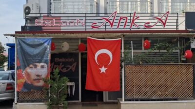 Tokat'ta kadın kuaförü Rıza Bal, 29 Ekim Cumhuriyet Bayramı'nda saç bakımı,