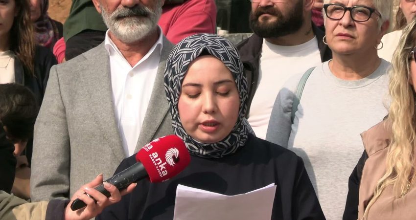 Mart ayında teslimini bekledikleri evlerinin tamamlanmasına rağmen kendilerine teslim edilmediğini