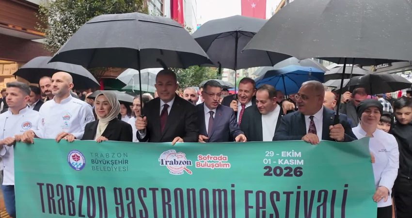 Trabzon Büyükşehir Belediyesi tarafından düzenlenen Trabzon Gastronomi Festivali için kortej